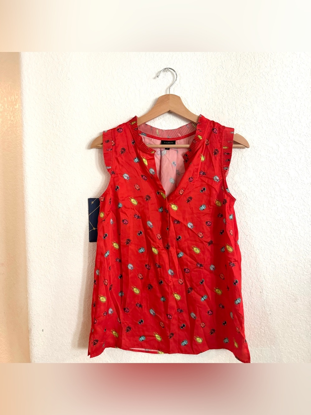 Talbots Womens Shirt Blouse Red Bug Beetle Scarab Sleeveless Pleated Size XS